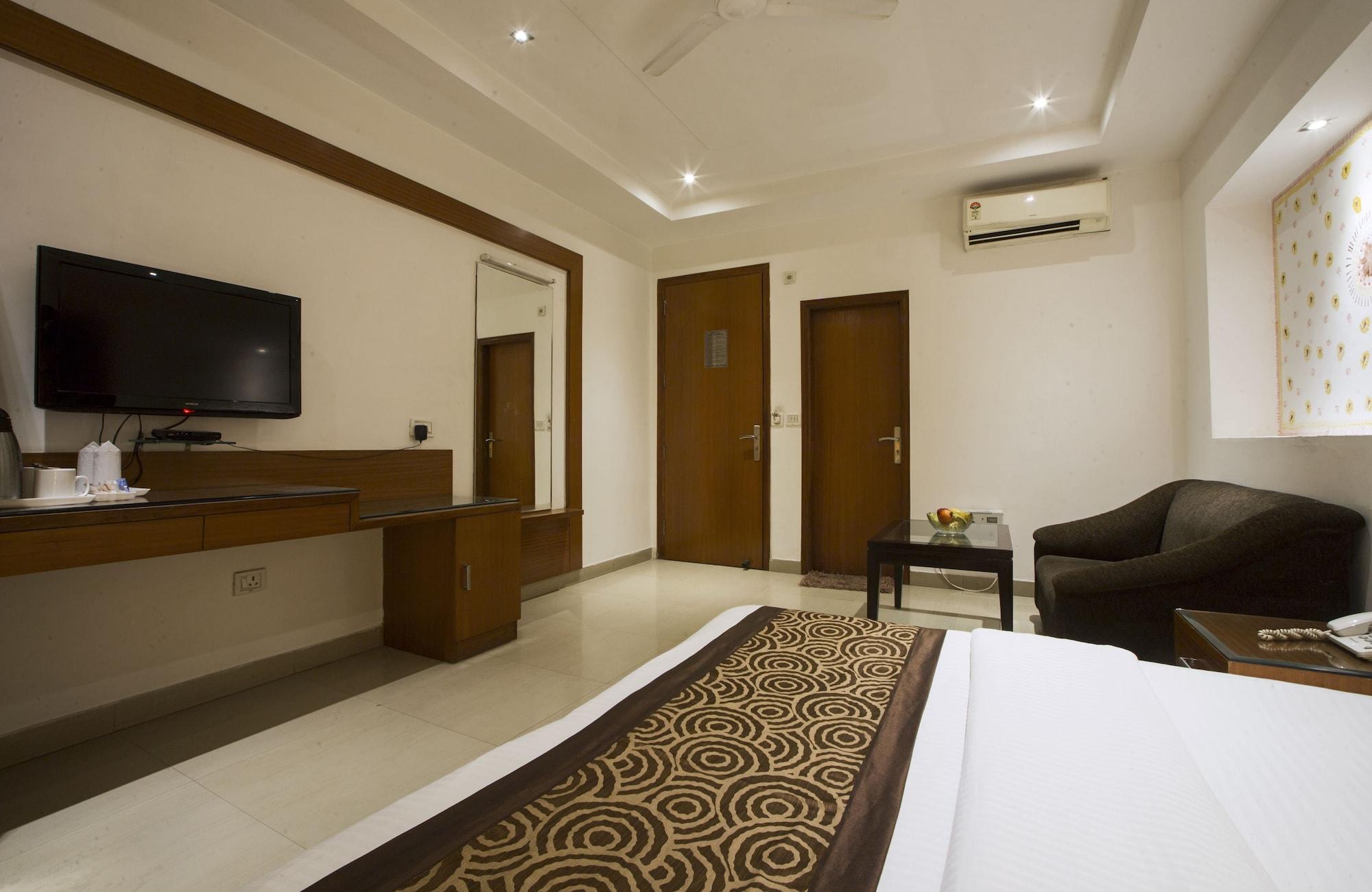 Hotel Krishna Deluxe-By Rcg Hotels Νέο Δελχί Εξωτερικό φωτογραφία