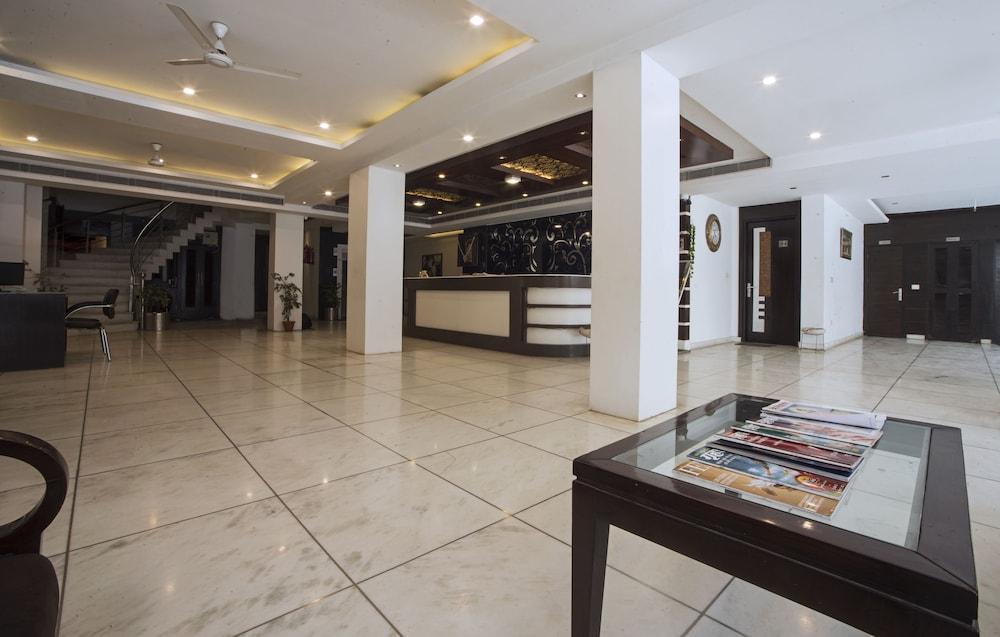 Hotel Krishna Deluxe-By Rcg Hotels Νέο Δελχί Εξωτερικό φωτογραφία