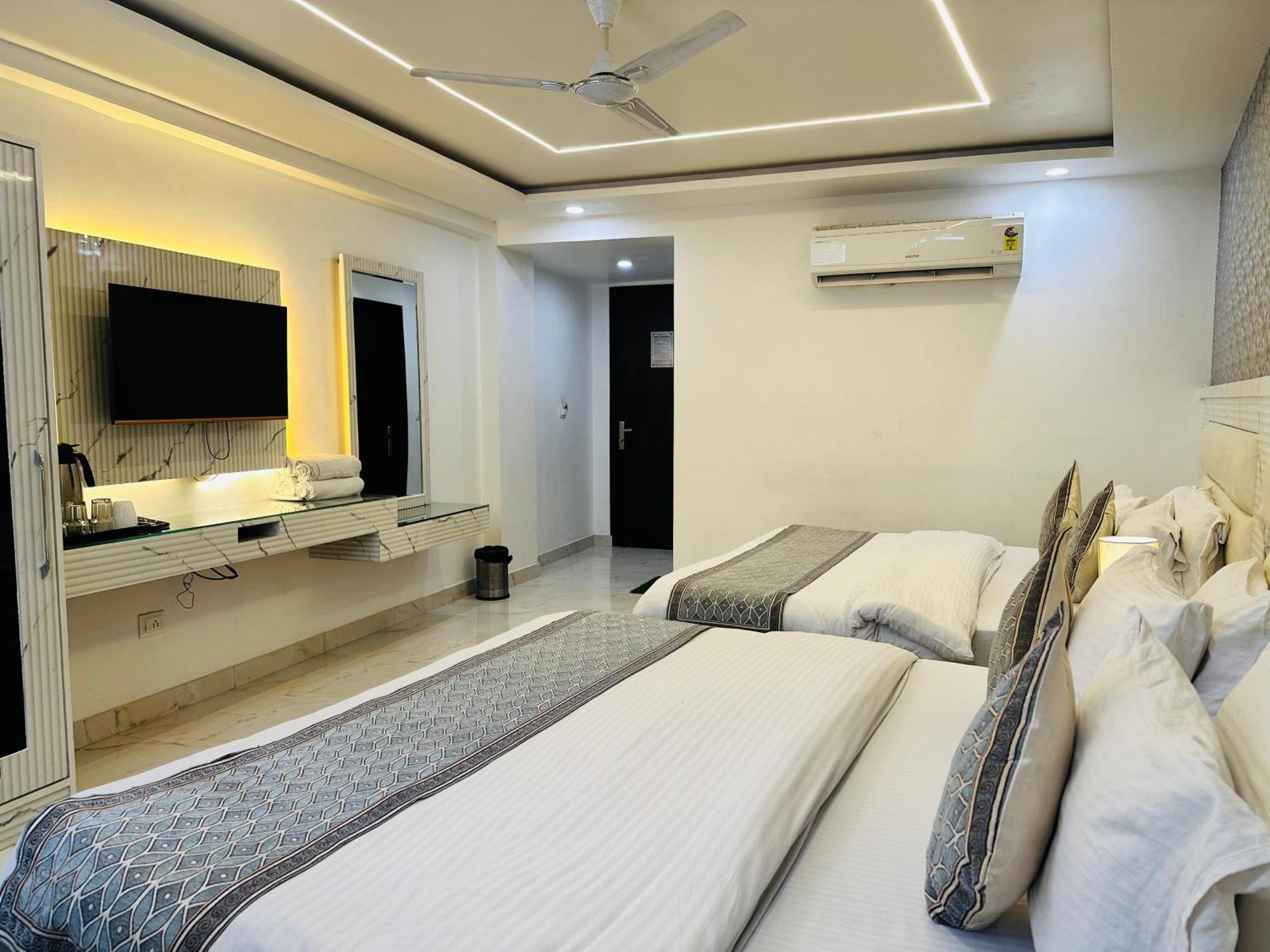 Hotel Krishna Deluxe-By Rcg Hotels Νέο Δελχί Εξωτερικό φωτογραφία
