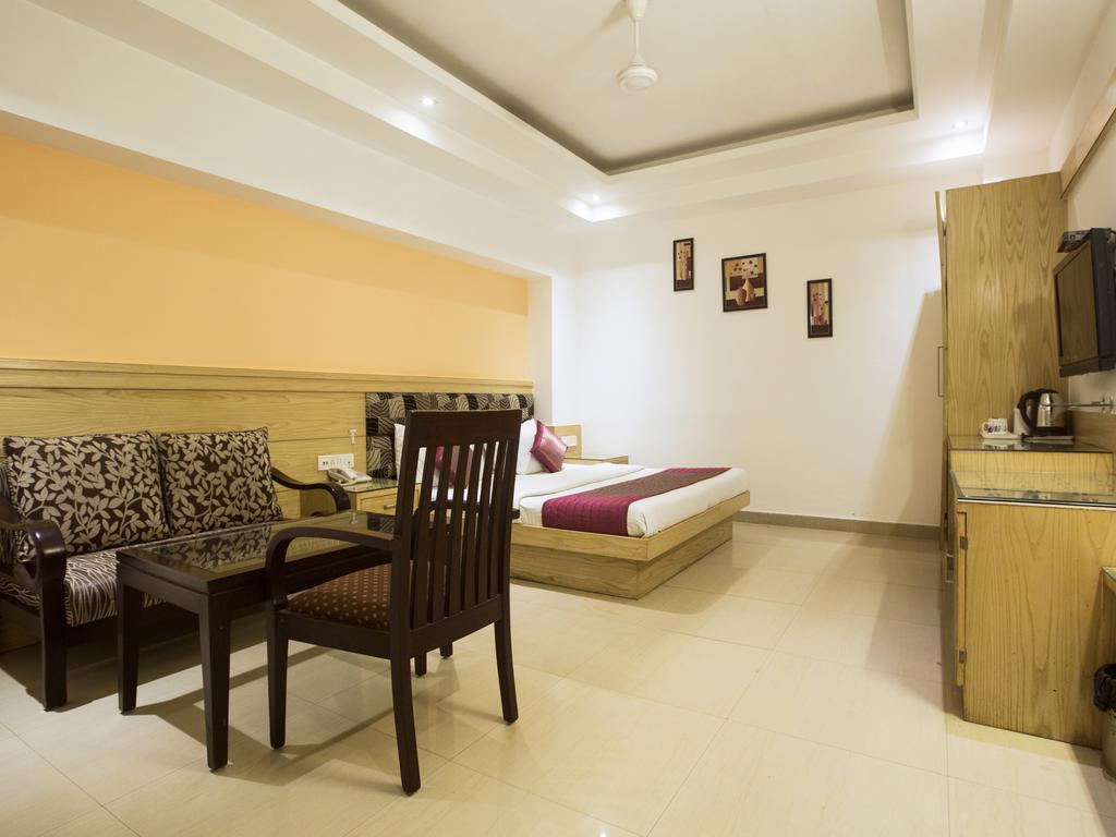 Hotel Krishna Deluxe-By Rcg Hotels Νέο Δελχί Εξωτερικό φωτογραφία